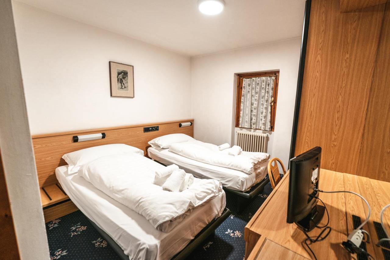 Smart Hotel Renzi Folgarida Exteriör bild
