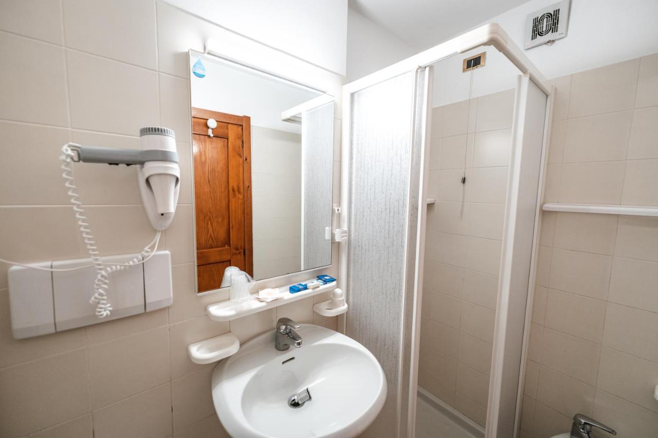 Smart Hotel Renzi Folgarida Exteriör bild