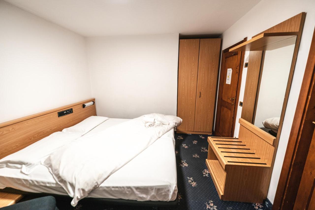 Smart Hotel Renzi Folgarida Exteriör bild