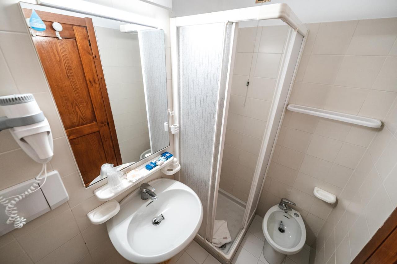 Smart Hotel Renzi Folgarida Exteriör bild